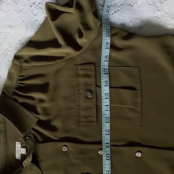 Talbots Petites Olive Green Long Sleeve Button Down Easy Care Blouse Size M - Picture 10 of 12